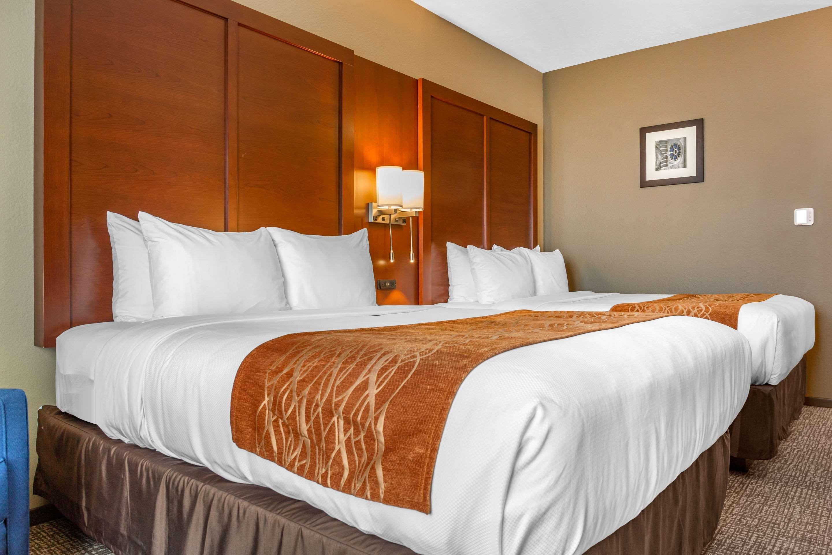 Hotel Comfort & Airport 3*