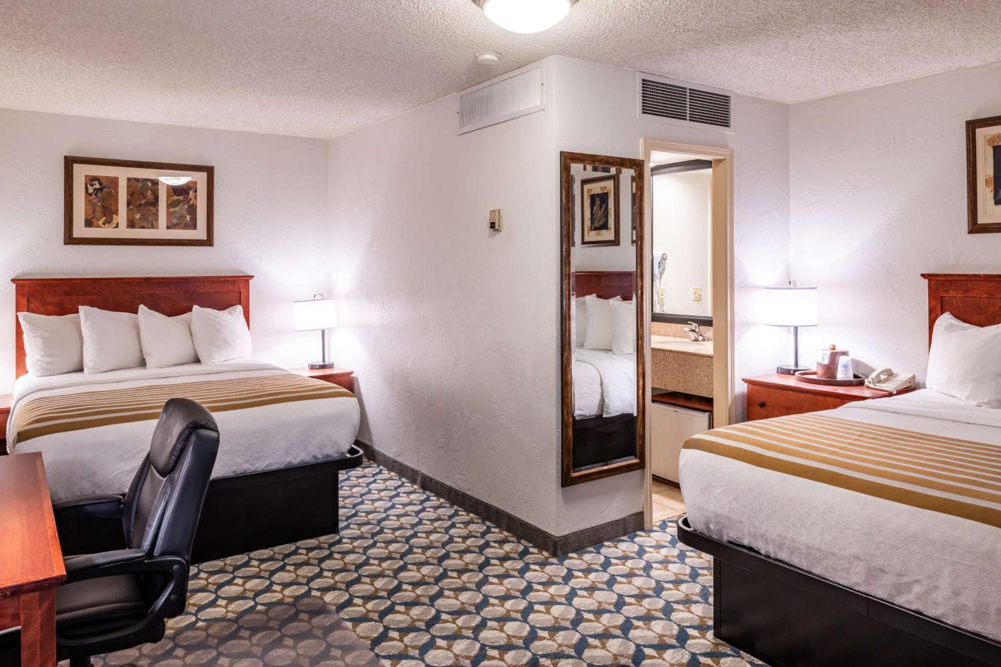 Western Vista At The Airport 3*