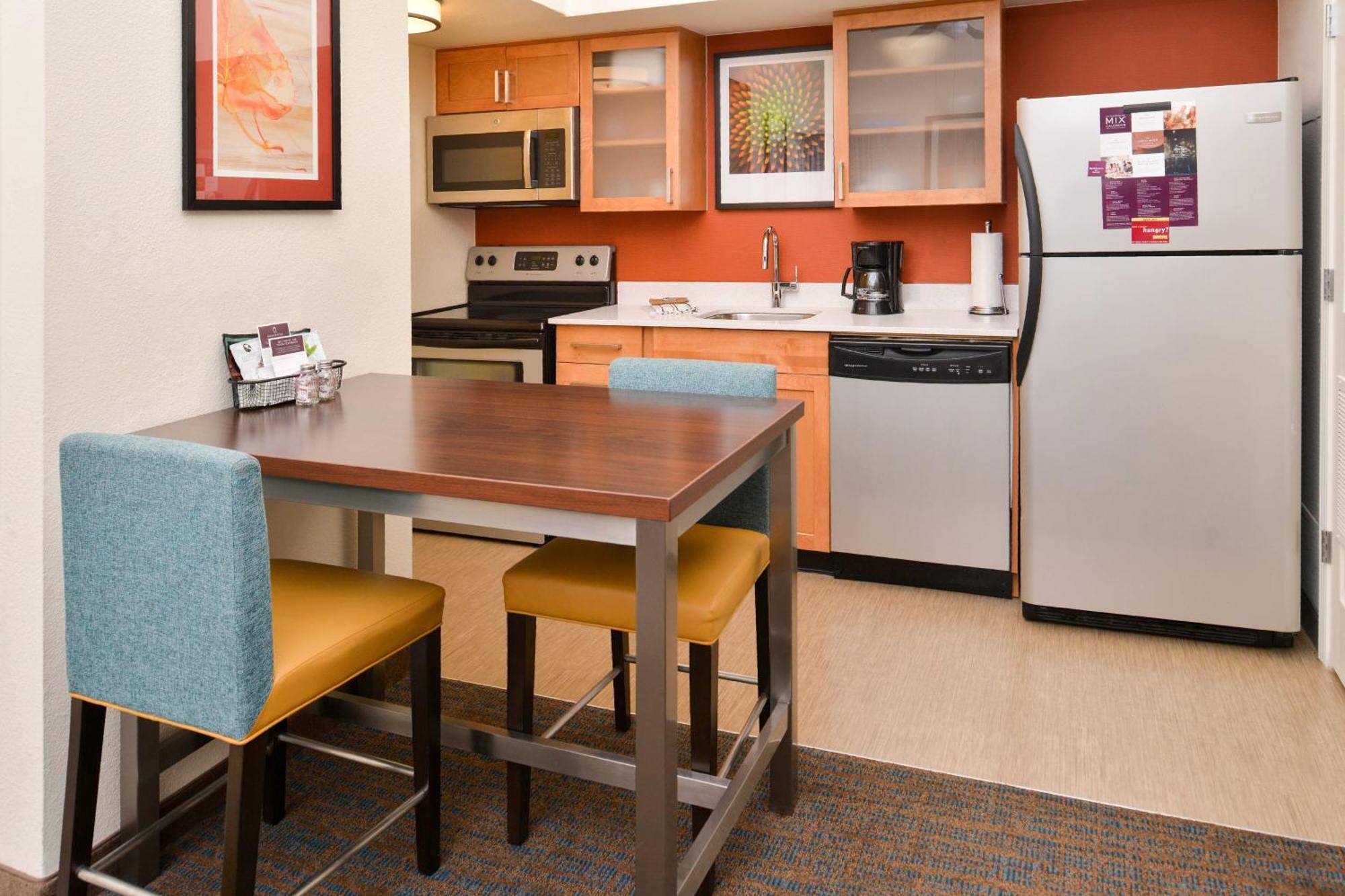 By Marriott Downtown/university Hotel 3*