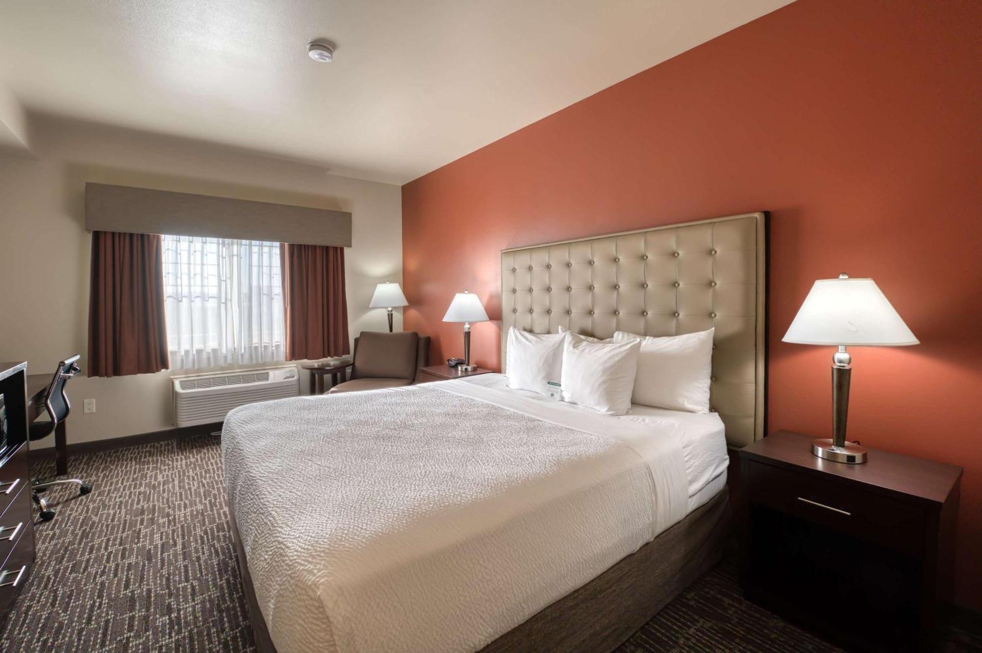 Western Northwest Hotel 3*