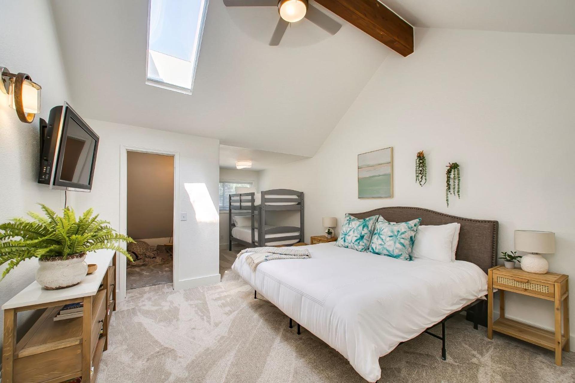 At The Elm Grove Elegance Irene! Holiday home