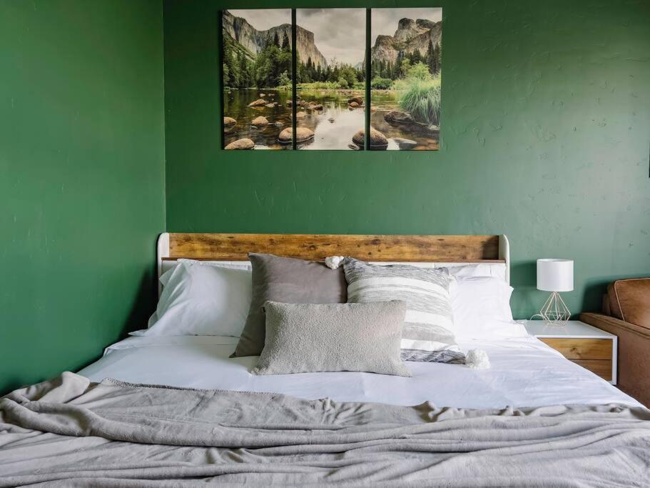 Apartment Penthouse Views & Iconic El Capitan Ambiance