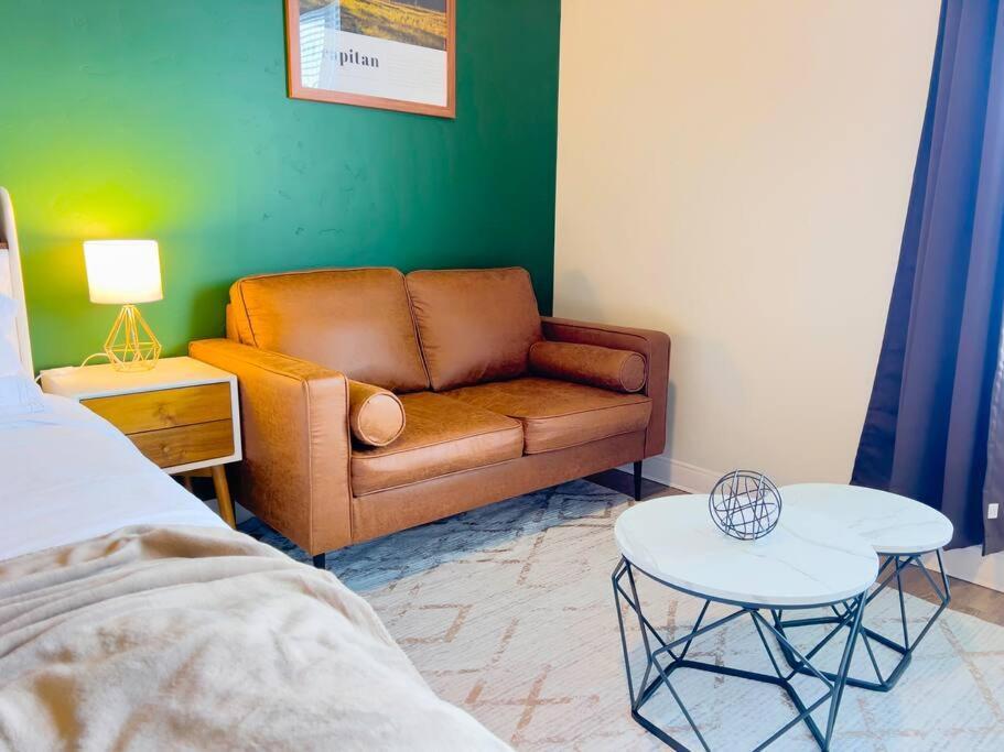 Penthouse Views & Iconic El Capitan Ambiance Apartment