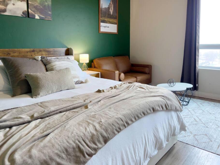 Penthouse Views & Iconic El Capitan Ambiance Boise
