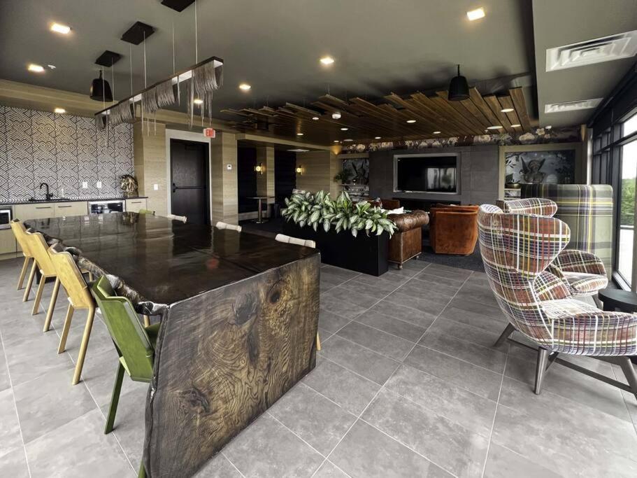 Apartment Penthouse Views & Iconic El Capitan Ambiance