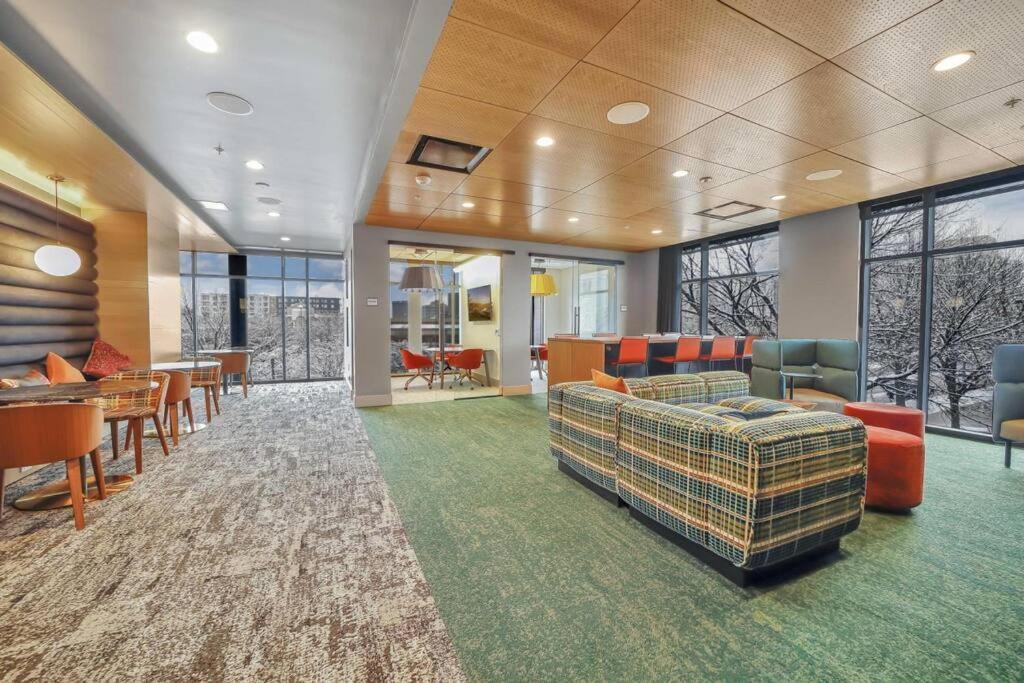Apartment Penthouse Views & Iconic El Capitan Ambiance Boise