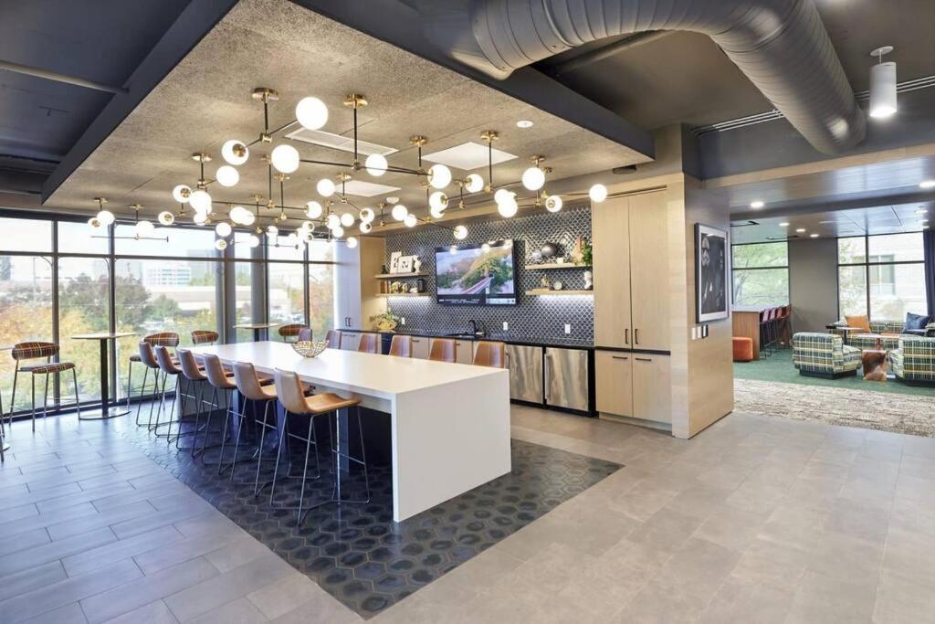 Apartment Penthouse Views & Iconic El Capitan Ambiance *