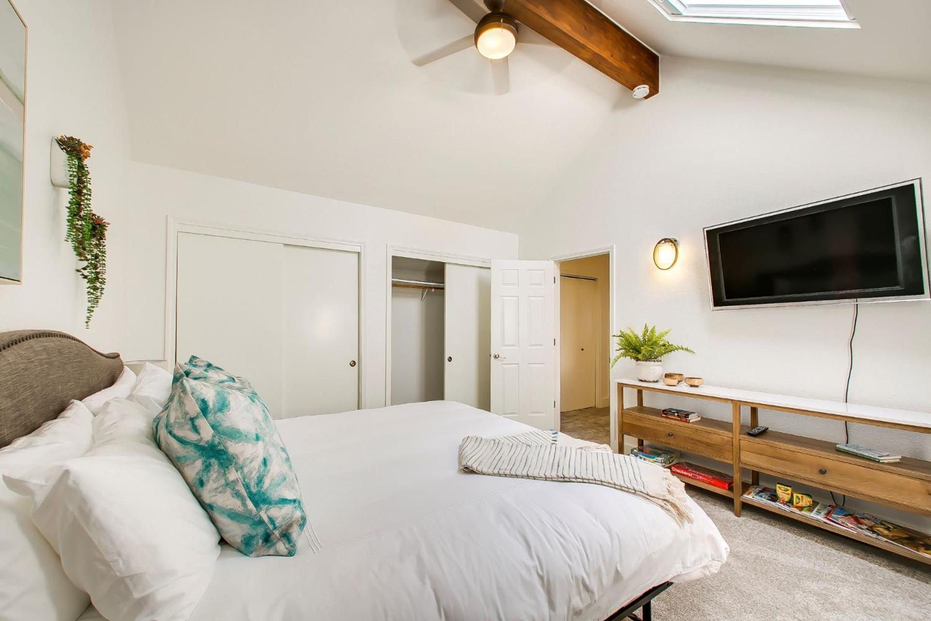 At The Elm Grove Elegance Irene! Holiday home
