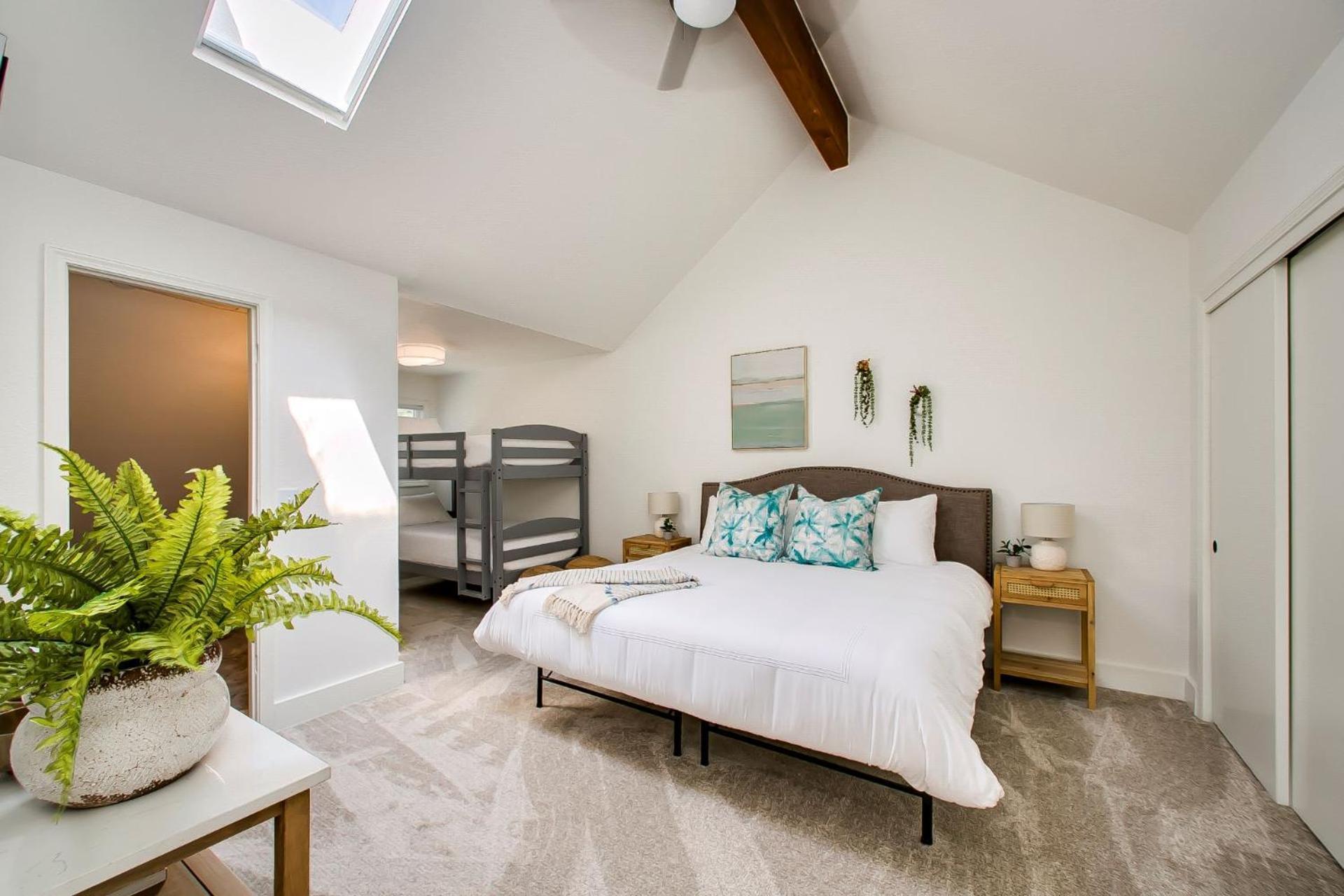 At The Elm Grove Elegance Irene! Holiday home