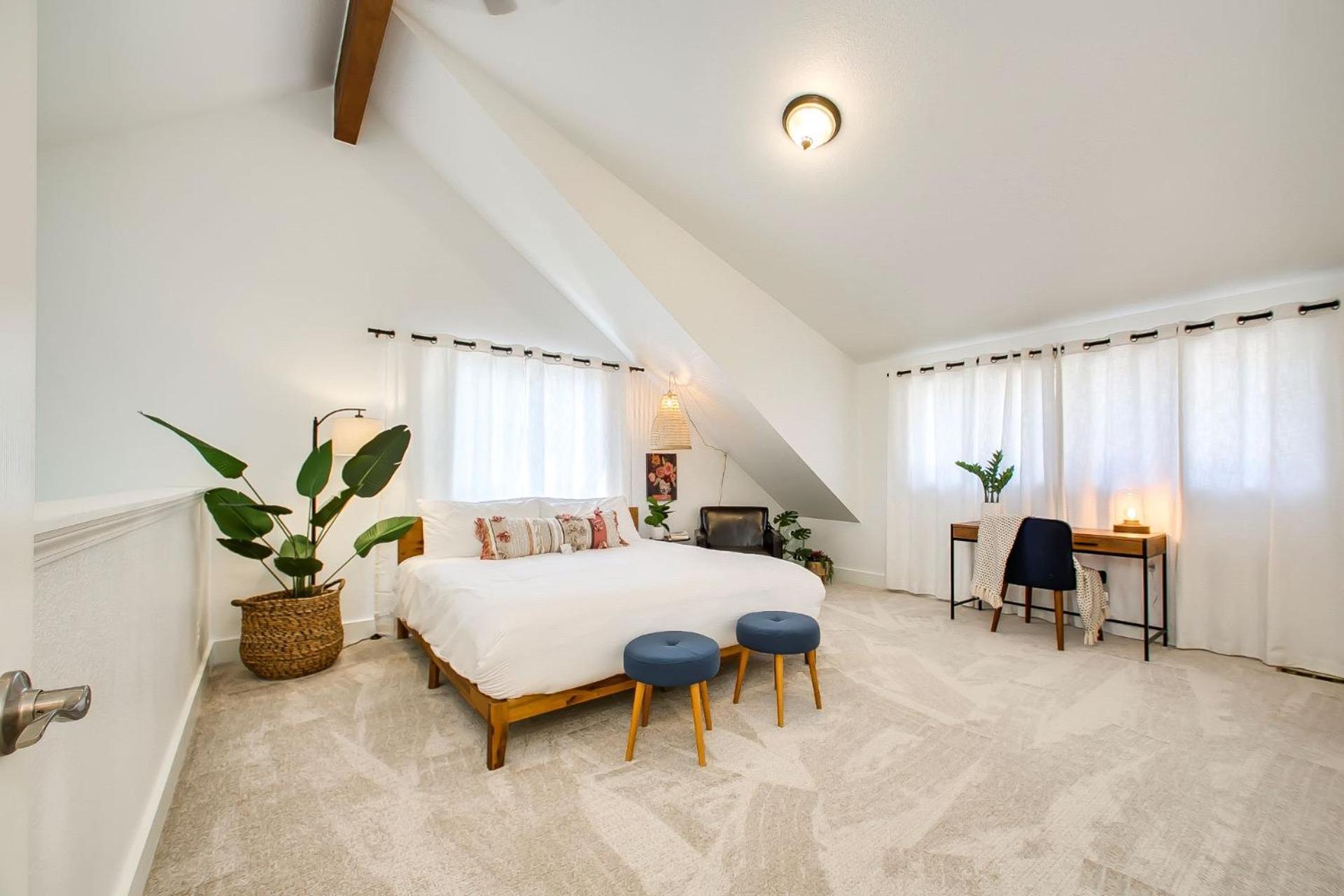 At The Elm Grove Elegance Irene! Holiday home *