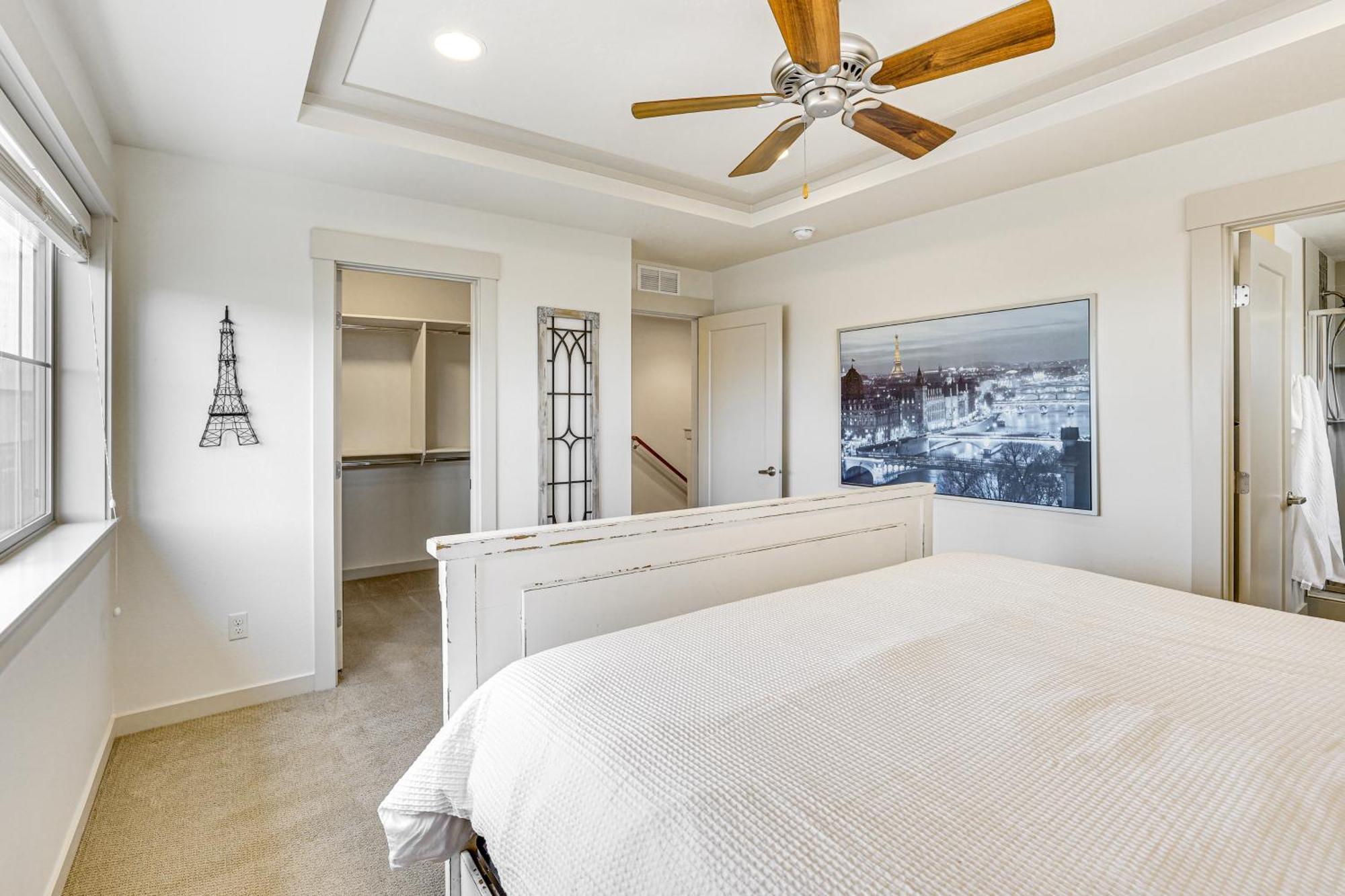 Spacious Townhome About 5 Mi To Downtown