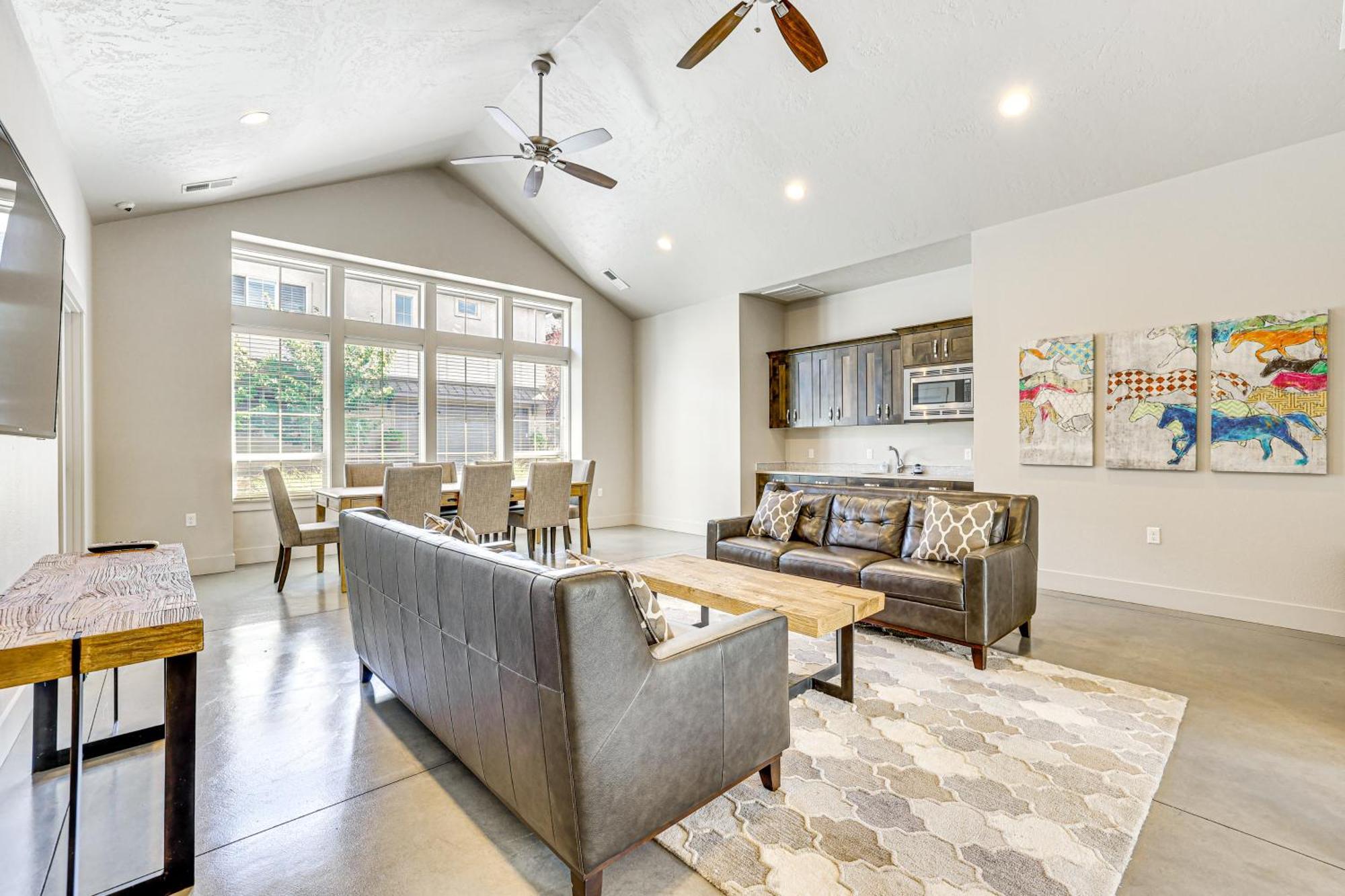 Holiday home Spacious Townhome About 5 Mi To Downtown *