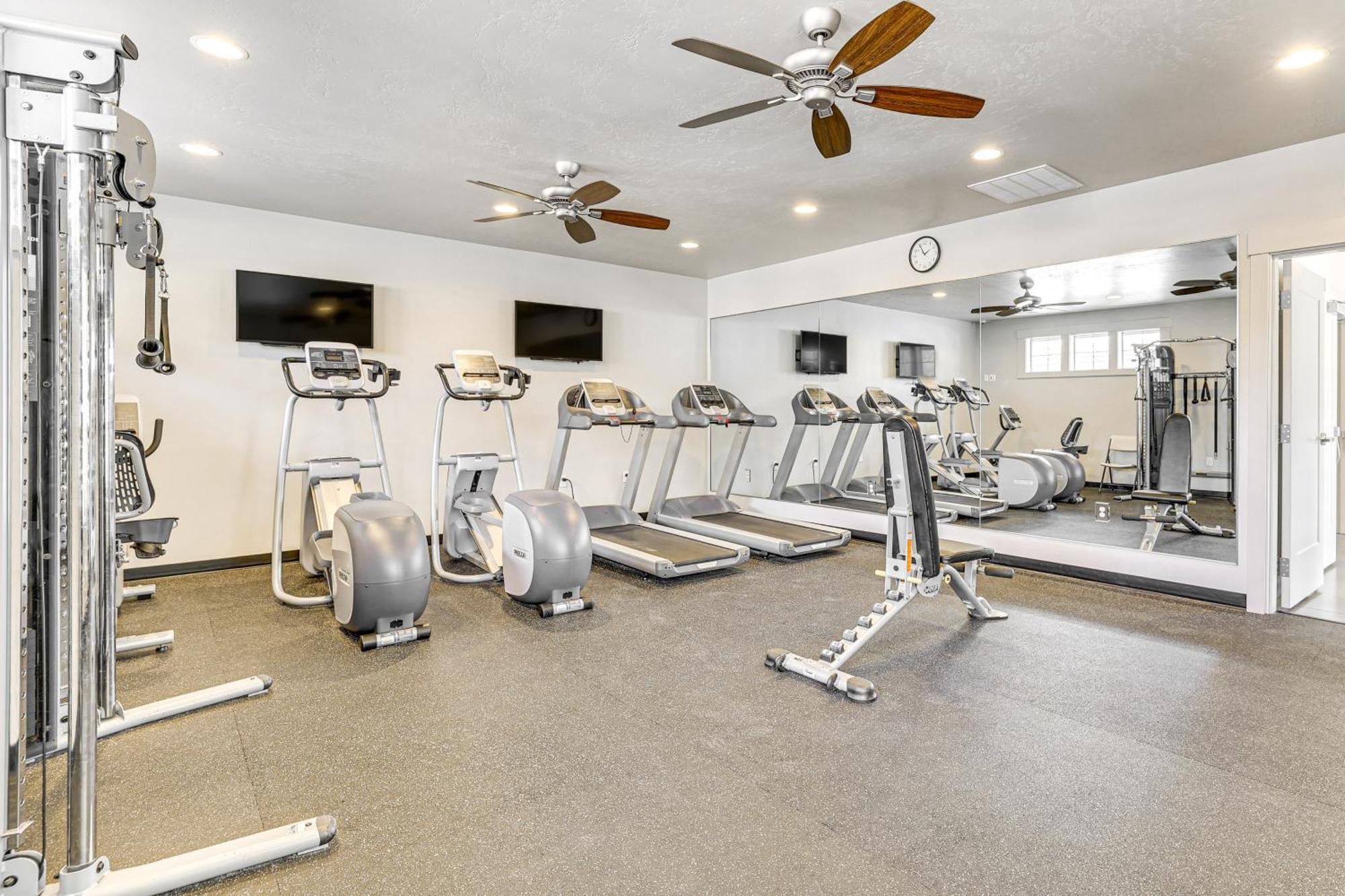Holiday home Spacious Townhome About 5 Mi To Downtown *