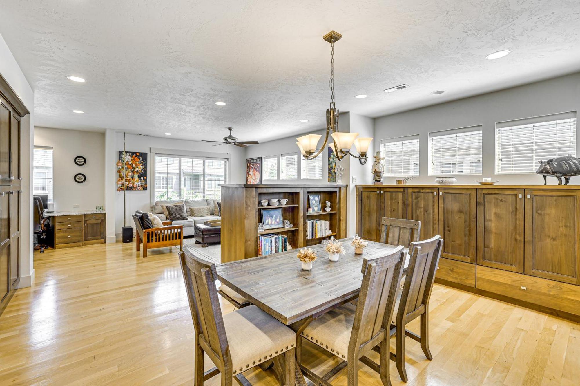 Spacious Townhome About 5 Mi To Downtown Holiday home *
