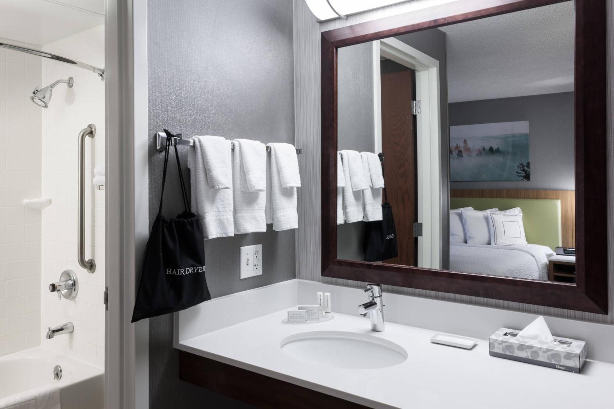 Springhill By Marriott Parkcenter 3*