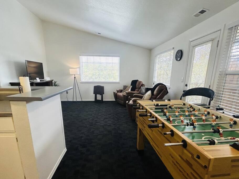Chandlers Recliner Retreat *