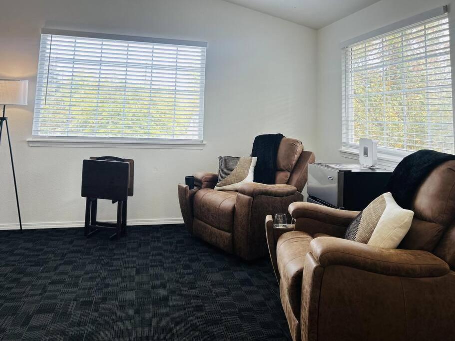 Chandlers Recliner Retreat * Boise
