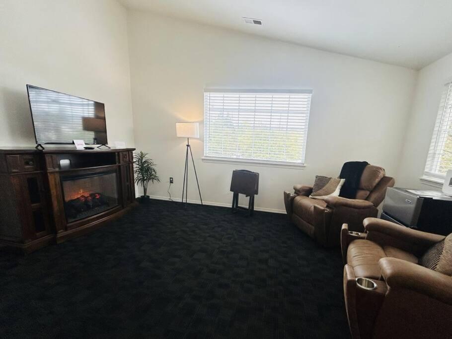 Apartment Chandlers Recliner Retreat