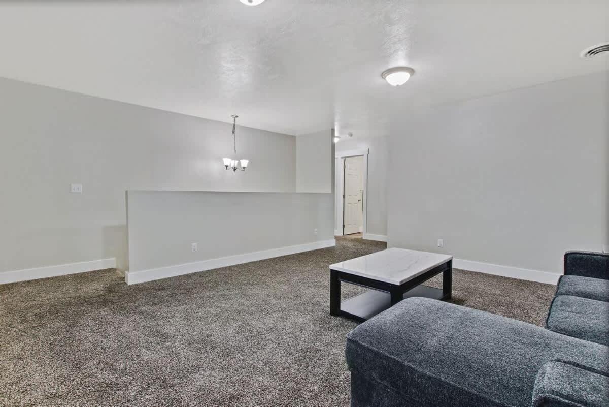 Newly Remodeled Private Sleeps 16