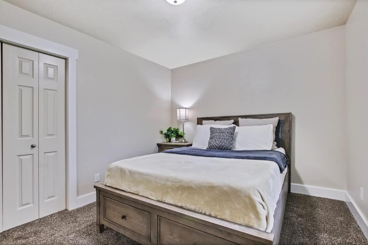 Holiday home Newly Remodeled Private Sleeps 16 Boise
