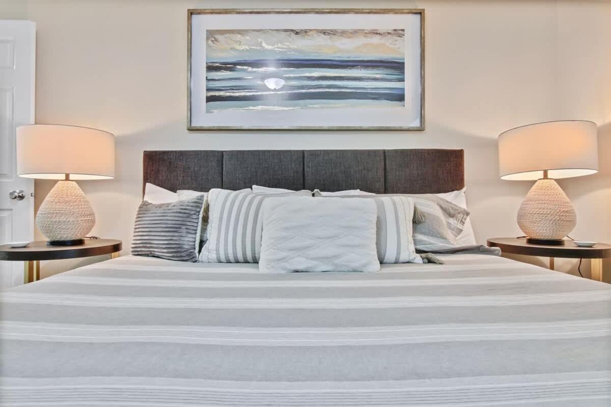 Newly Remodeled Private Sleeps 16