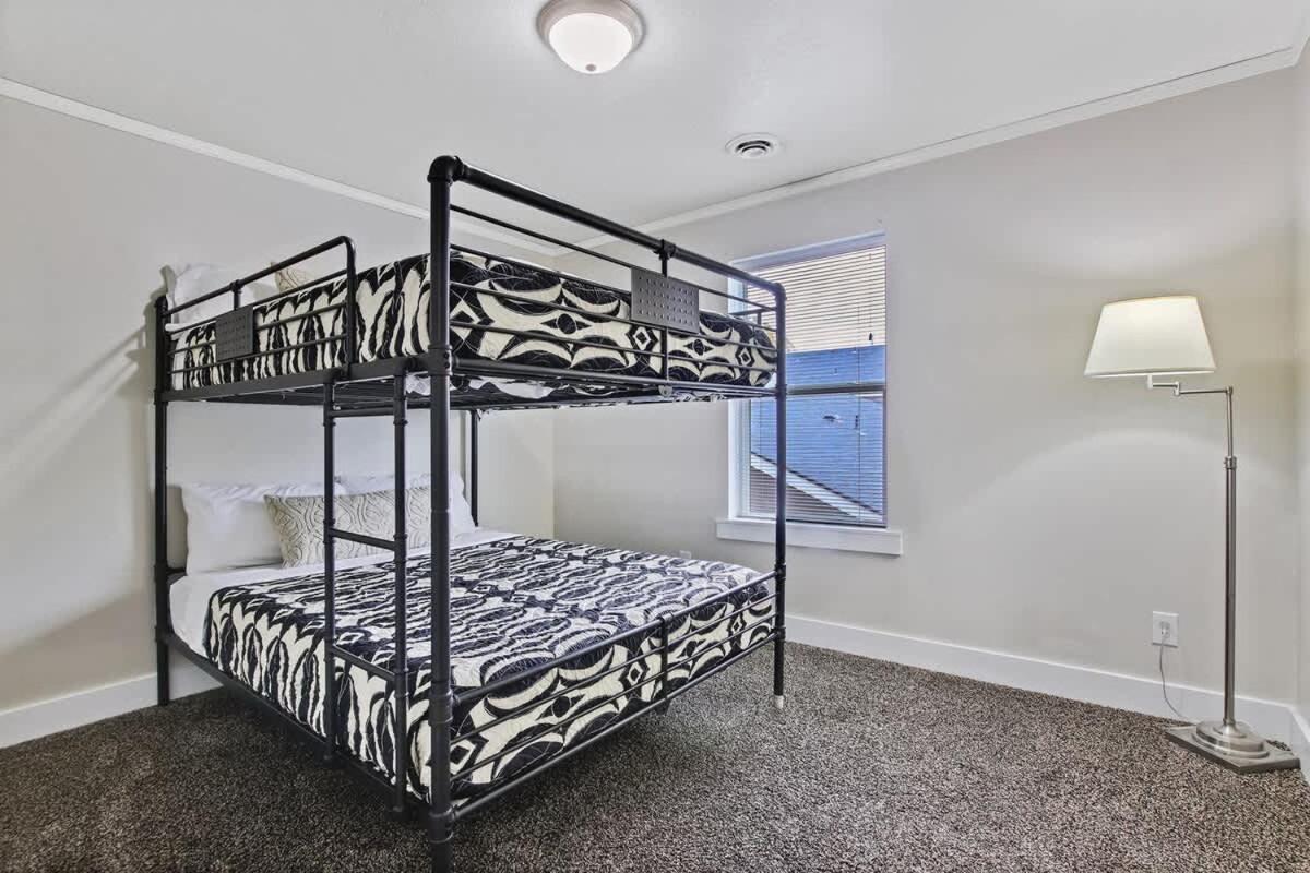 Newly Remodeled Private Sleeps 16 * Boise