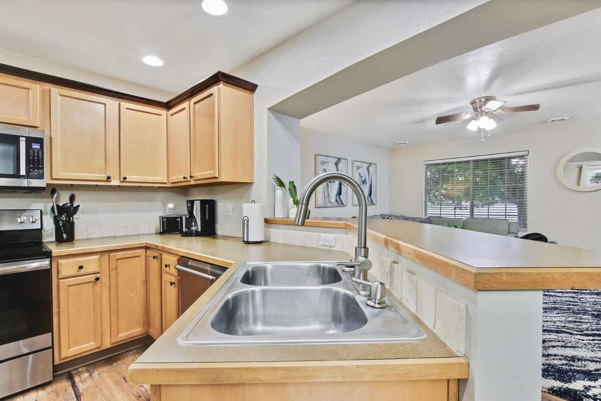 Newly Remodeled Private Sleeps 16 *
