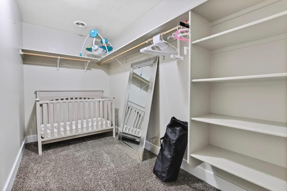 Holiday home Newly Remodeled Private Sleeps 16