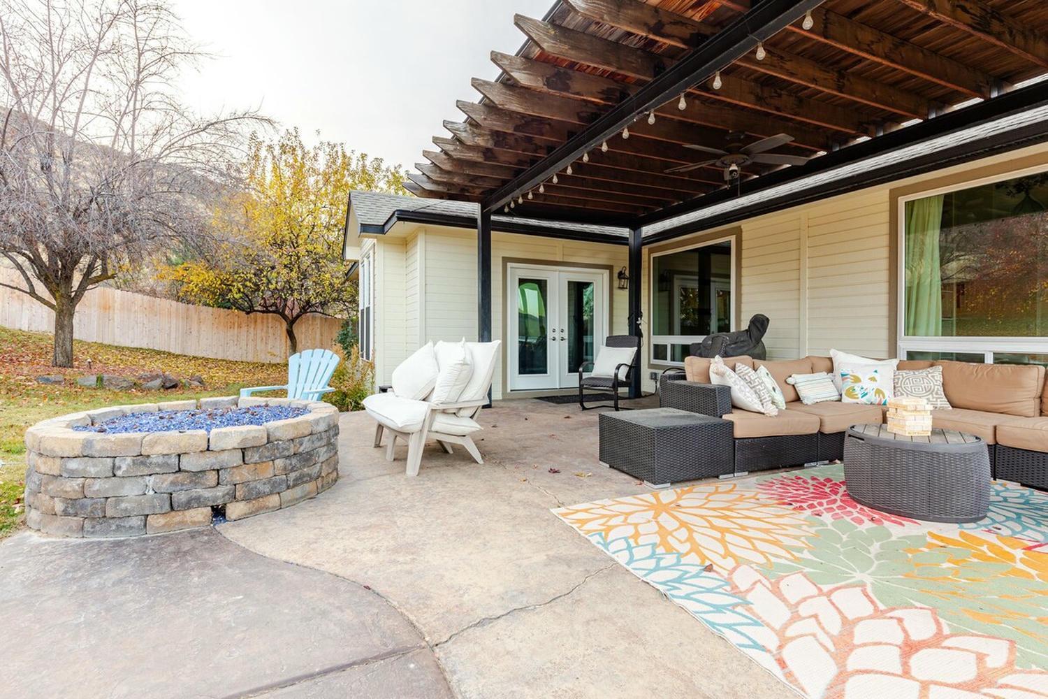 Se Serenity, Covered Patios, Gas Fire Pit, Games Villa Boise