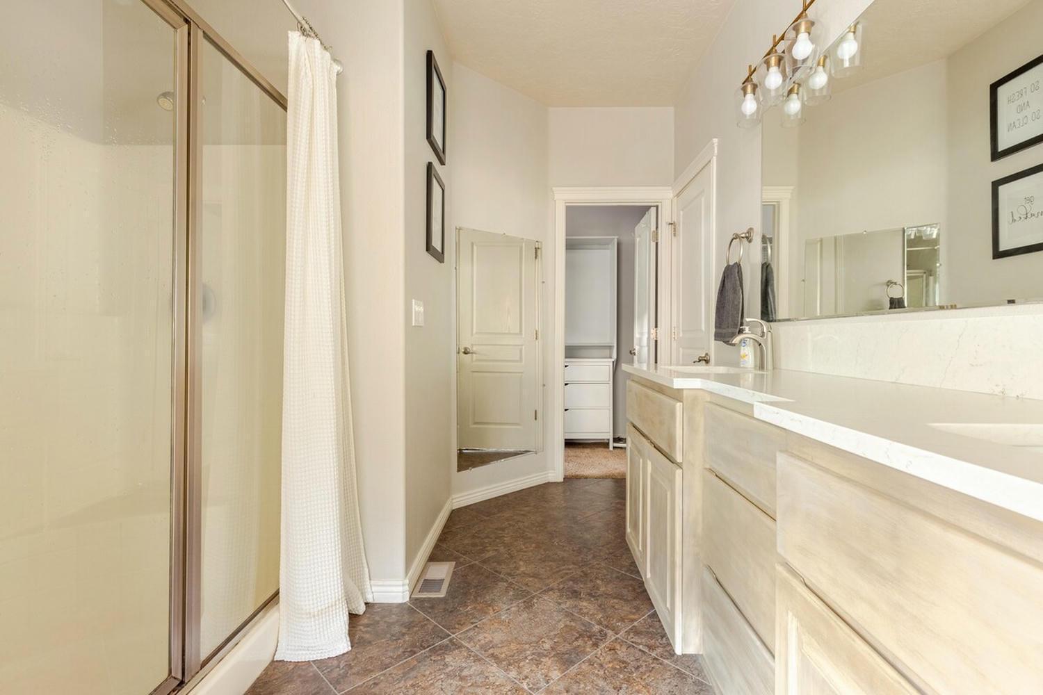 Se Serenity, Covered Patios, Gas Fire Pit, Games