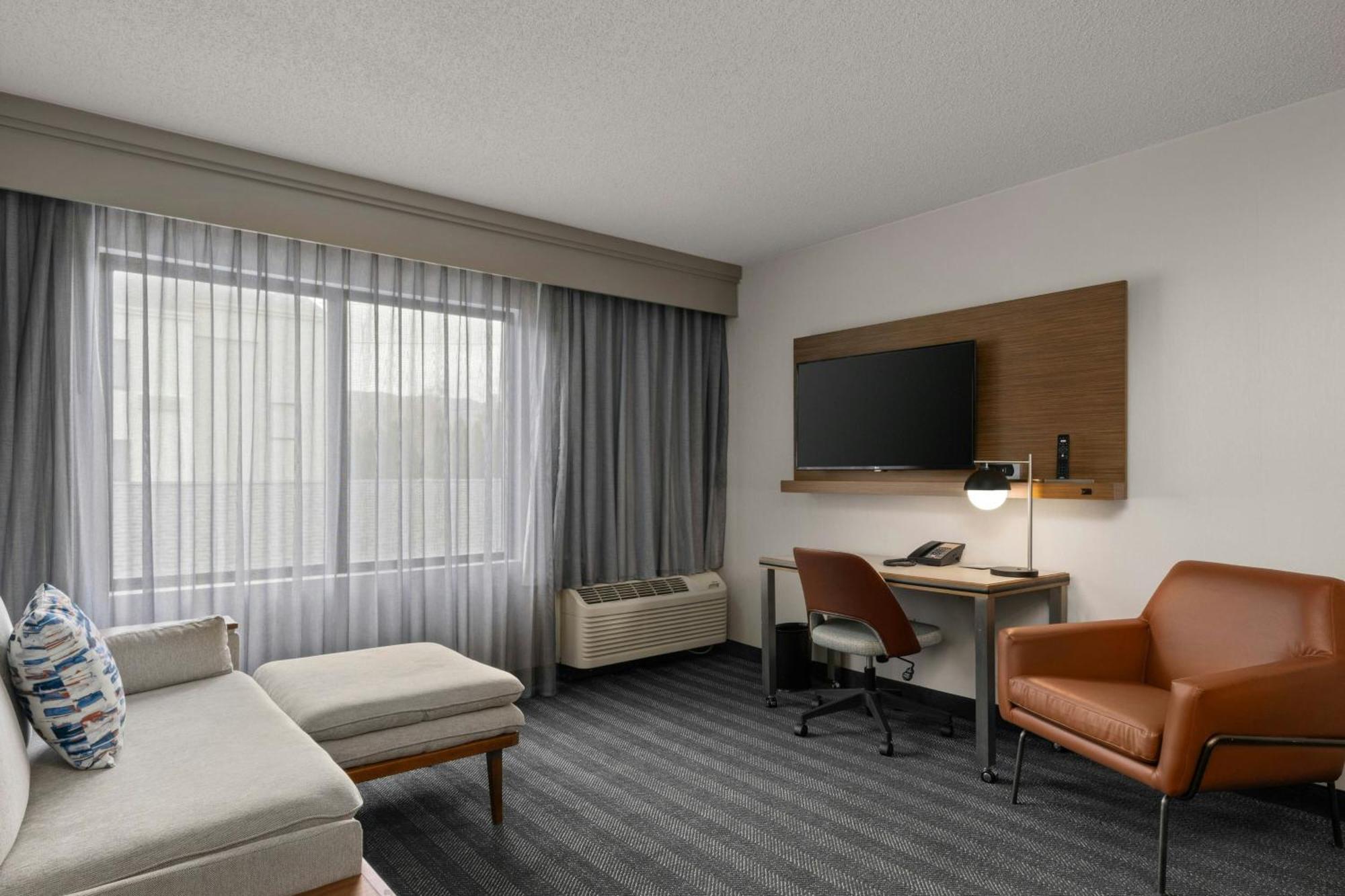 Hotel Courtyard Downtown 3*