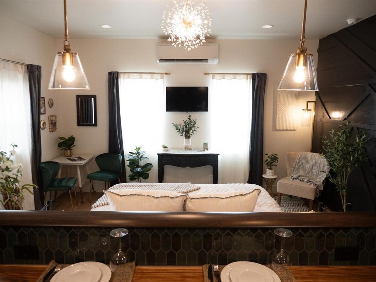 Apartment Downtown Sunset Ave Romantic Private