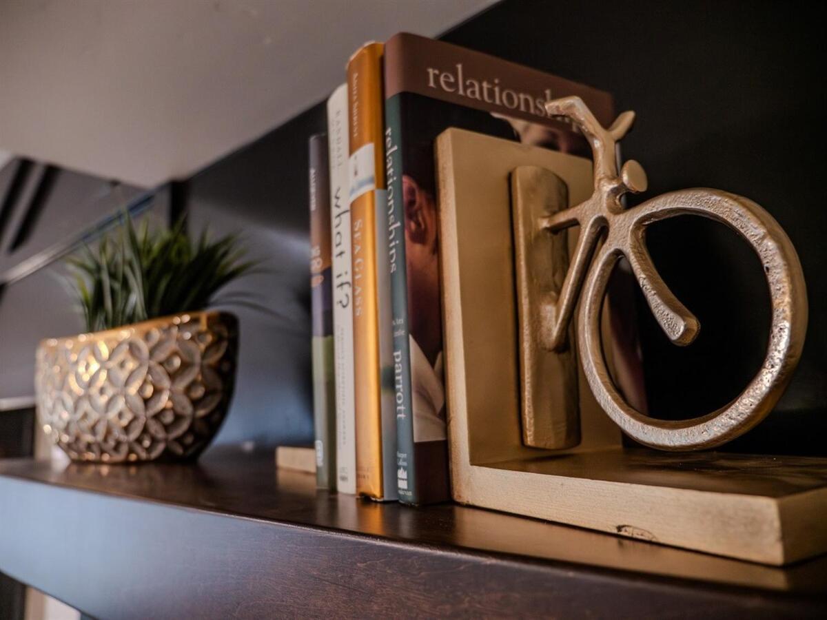 Downtown Sunset Ave Romantic Private Apartment *