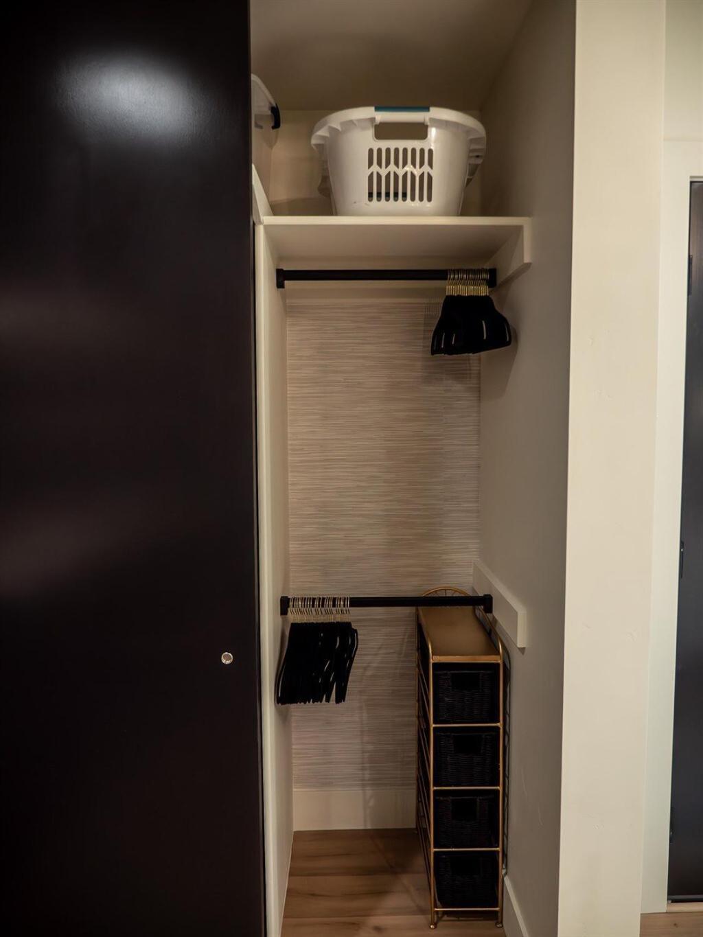 Downtown Sunset Ave Romantic Private Apartment *