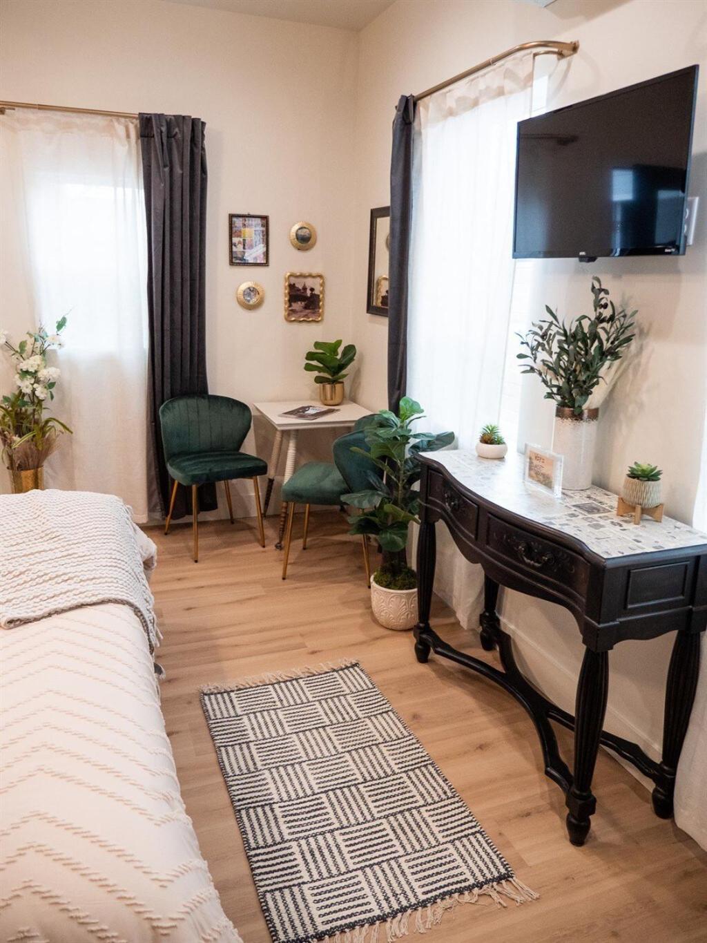 Downtown Sunset Ave Romantic Private Boise
