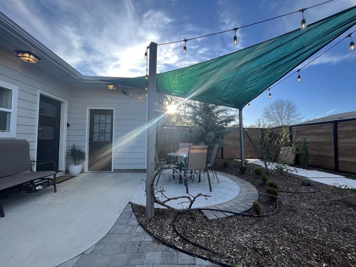 Downtown Sunset Ave Romantic Private Apartment