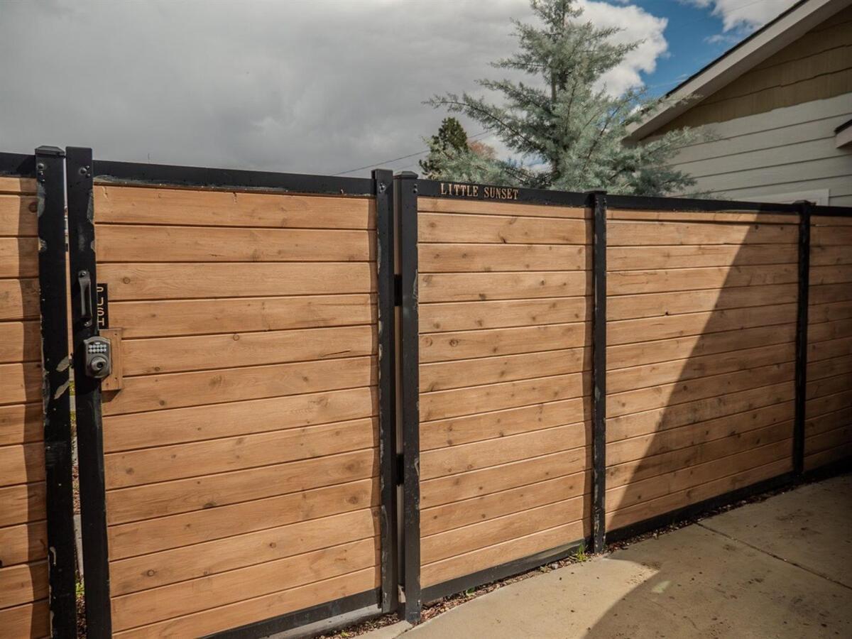 Downtown Sunset Ave Romantic Private Apartment Boise