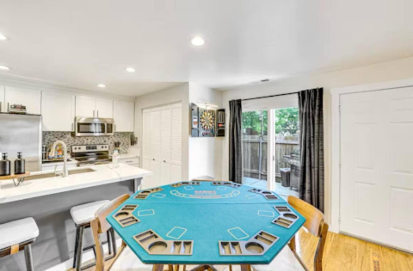 Game Night Condo, Close To Bsu Holiday home *