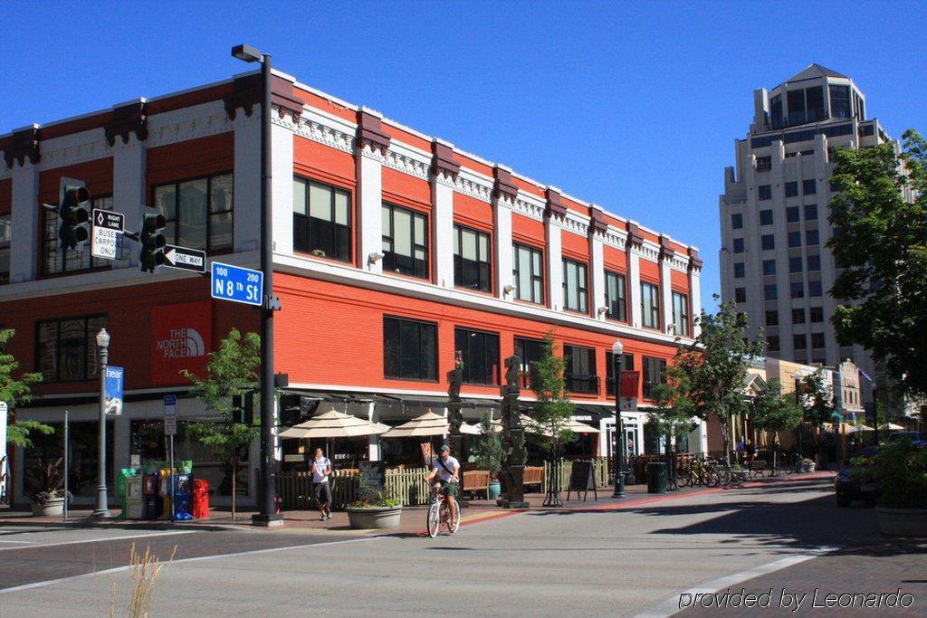 By Marriott Downtown/university 3* Boise