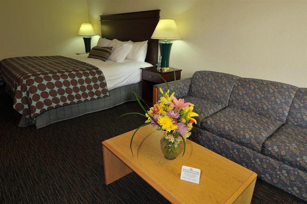 Hotel Cottonwood Riverside Downtown 3*