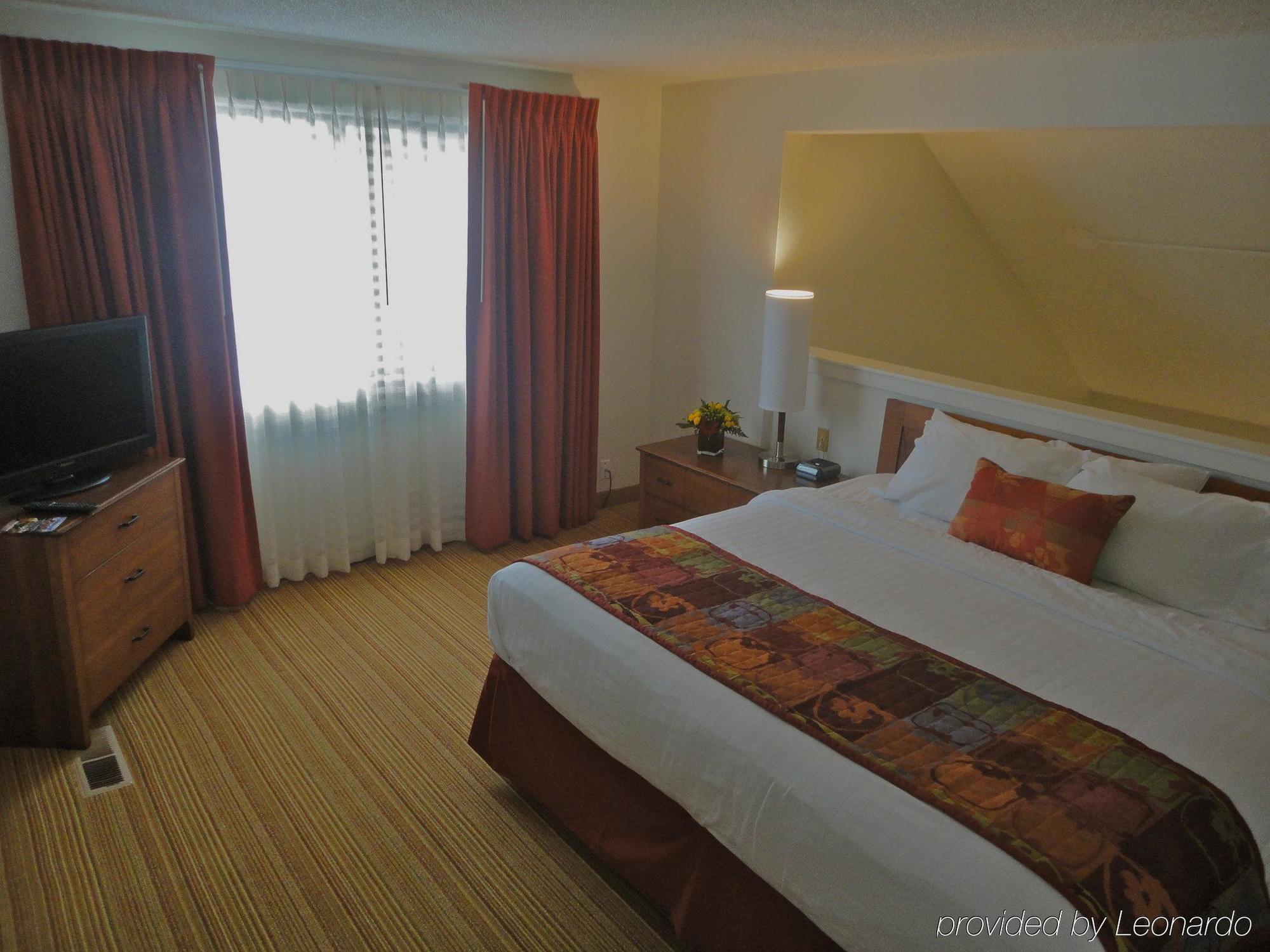 By Marriott Downtown/university 3* Boise