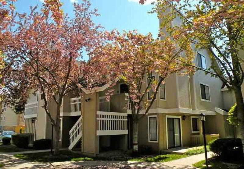 By Marriott Downtown/university Boise