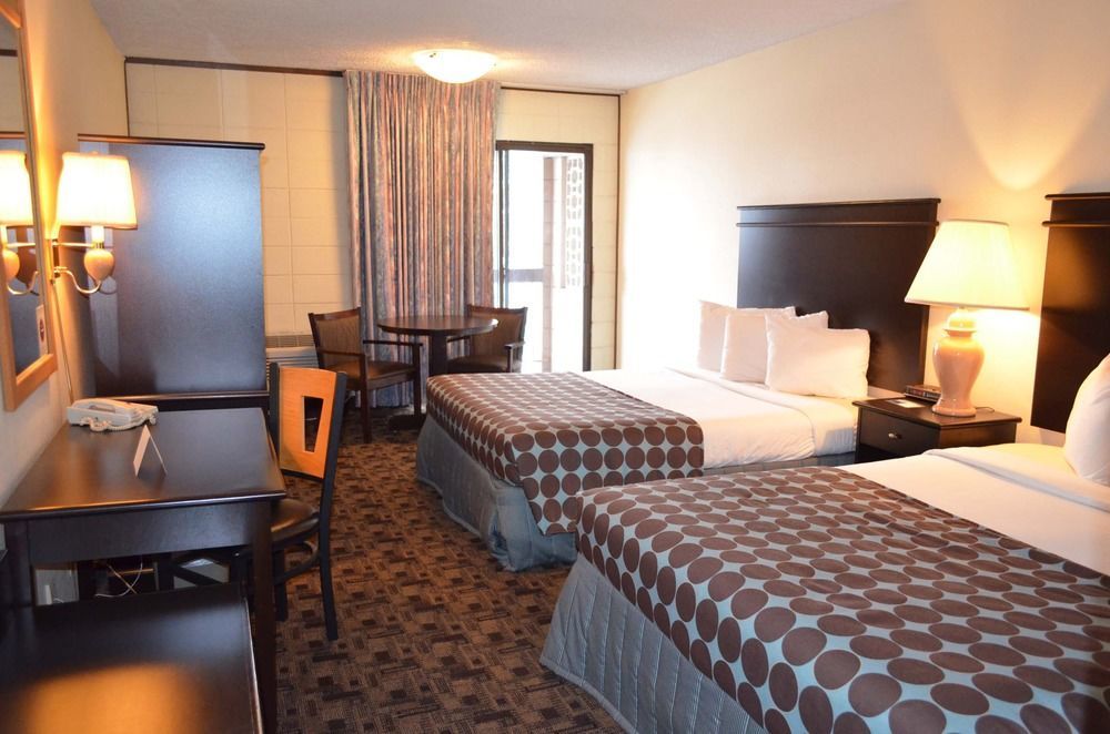 Hotel Cottonwood Riverside Downtown