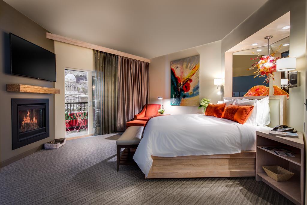At 500 Capitol Hotel 4*