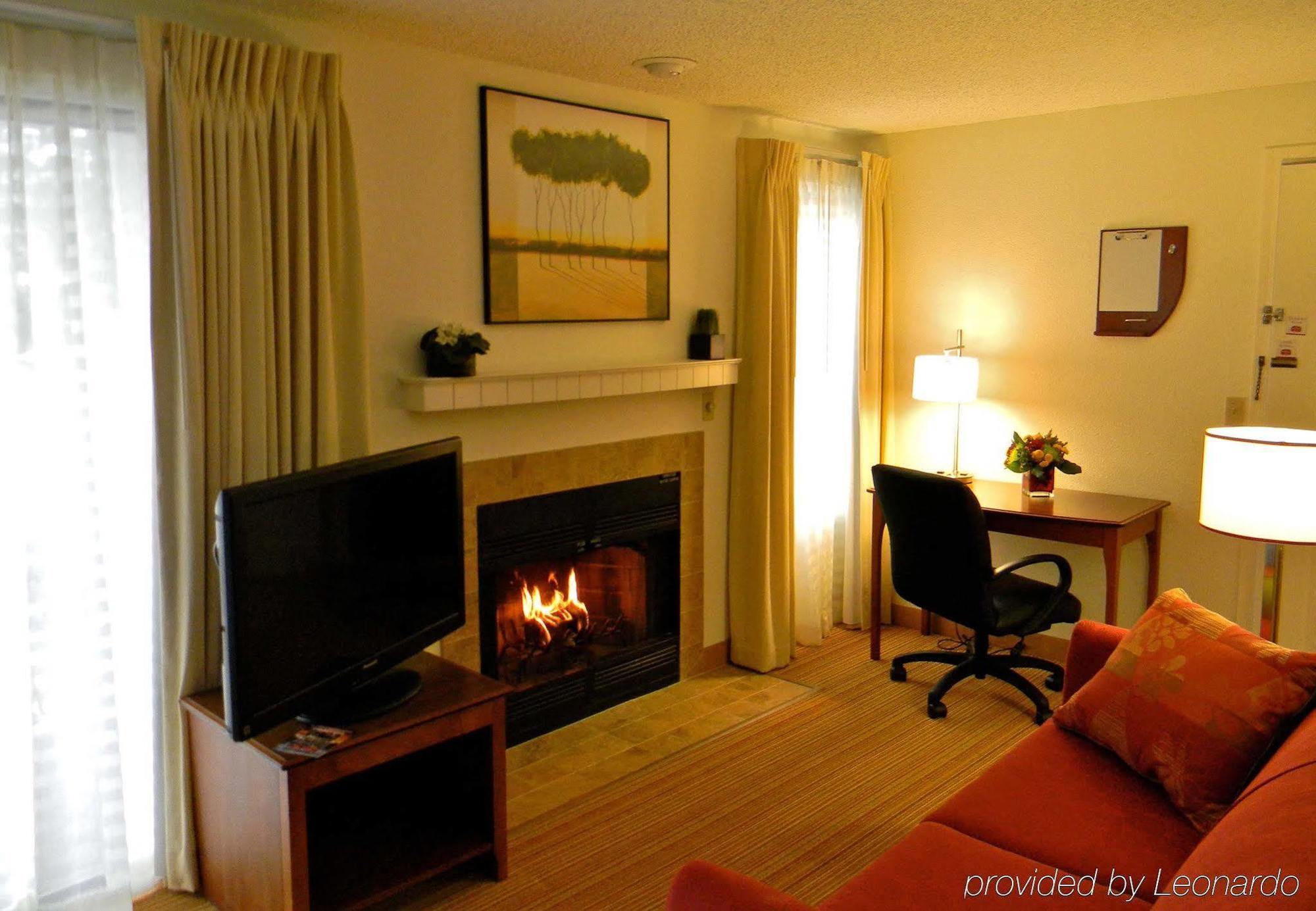 Hotel By Marriott Downtown/university