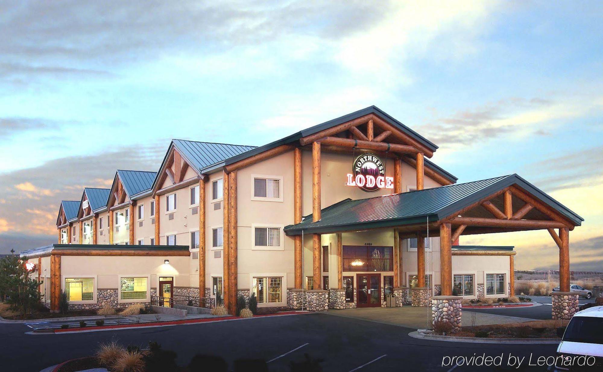 Western Northwest Hotel 3*