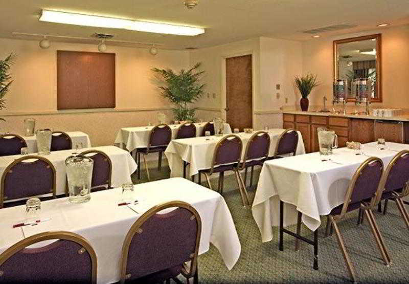 By Marriott Downtown/university Hotel 3*