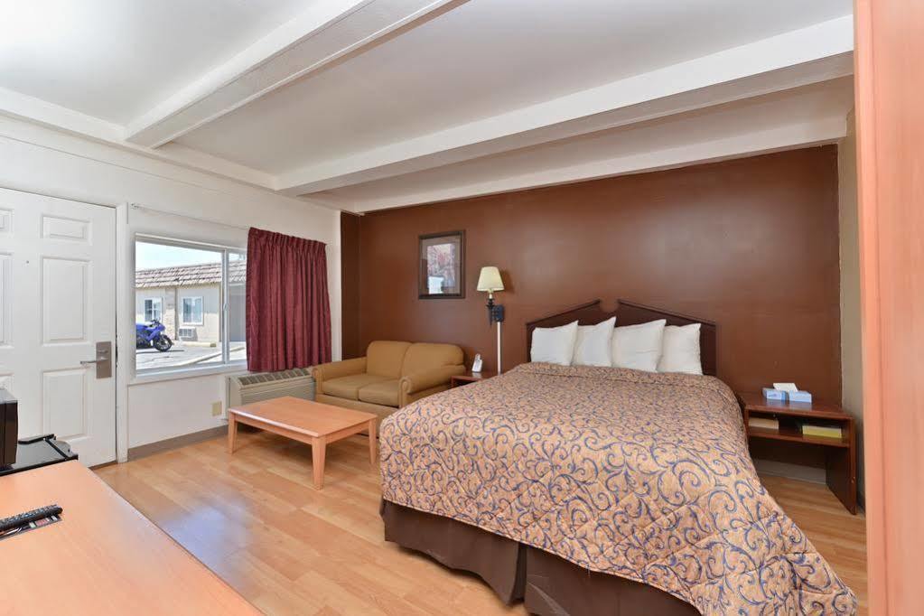 Budget Inn