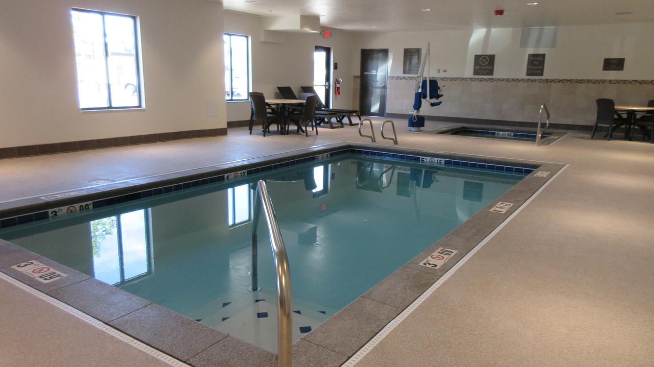 Comfort & Airport Hotel