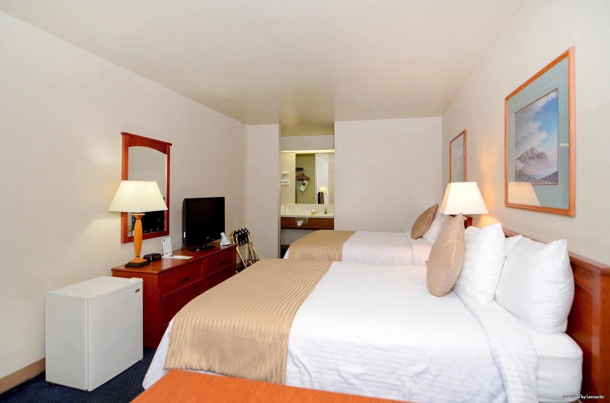 Airport Hotel 3*